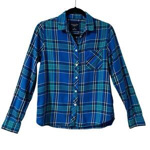 American Eagle Outfitters flannel plaid single pocket button shirt